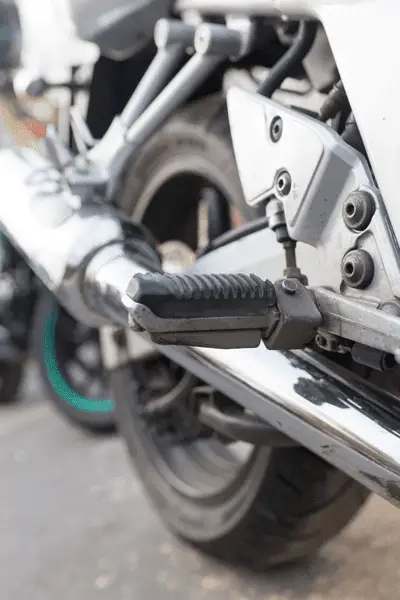 Do catalytic converters slow down motorcycles?