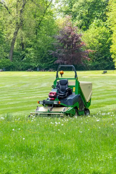 Lawn tractor maintenance